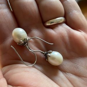 Pearl drop earrings